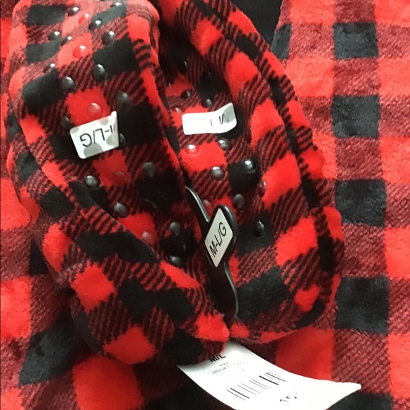 Medium large soft slippers new never worn - Picture 11 of 16